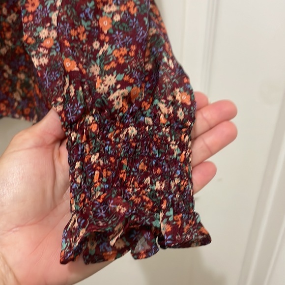 Vici Floral Blouse - Picture 7 of 11